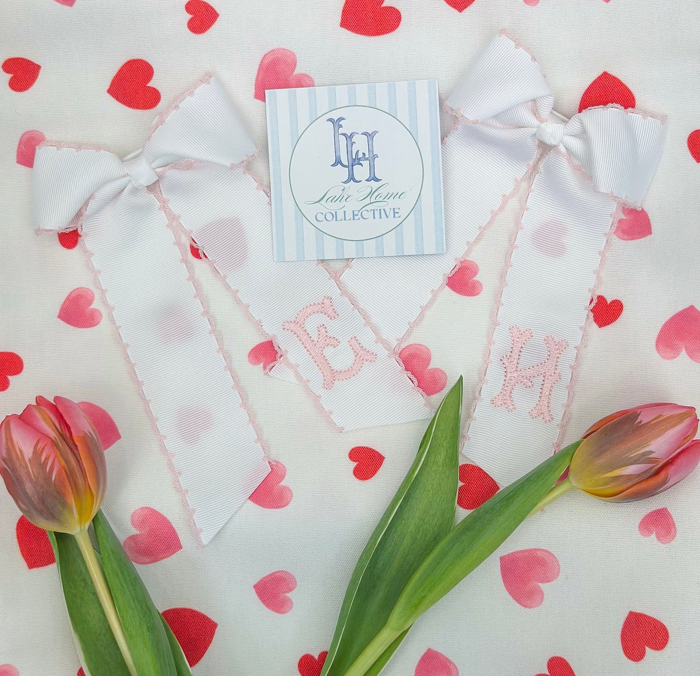 Embroidered long-tailed bows